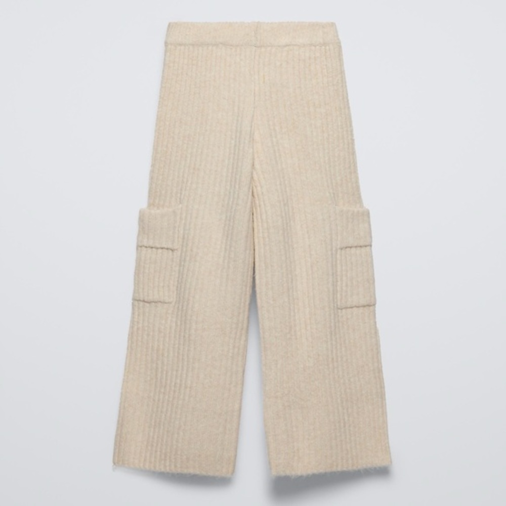ZARA Girls Ribbed Soft Touch Cargo Pants – Size 10 (140 cm) Beige Knit